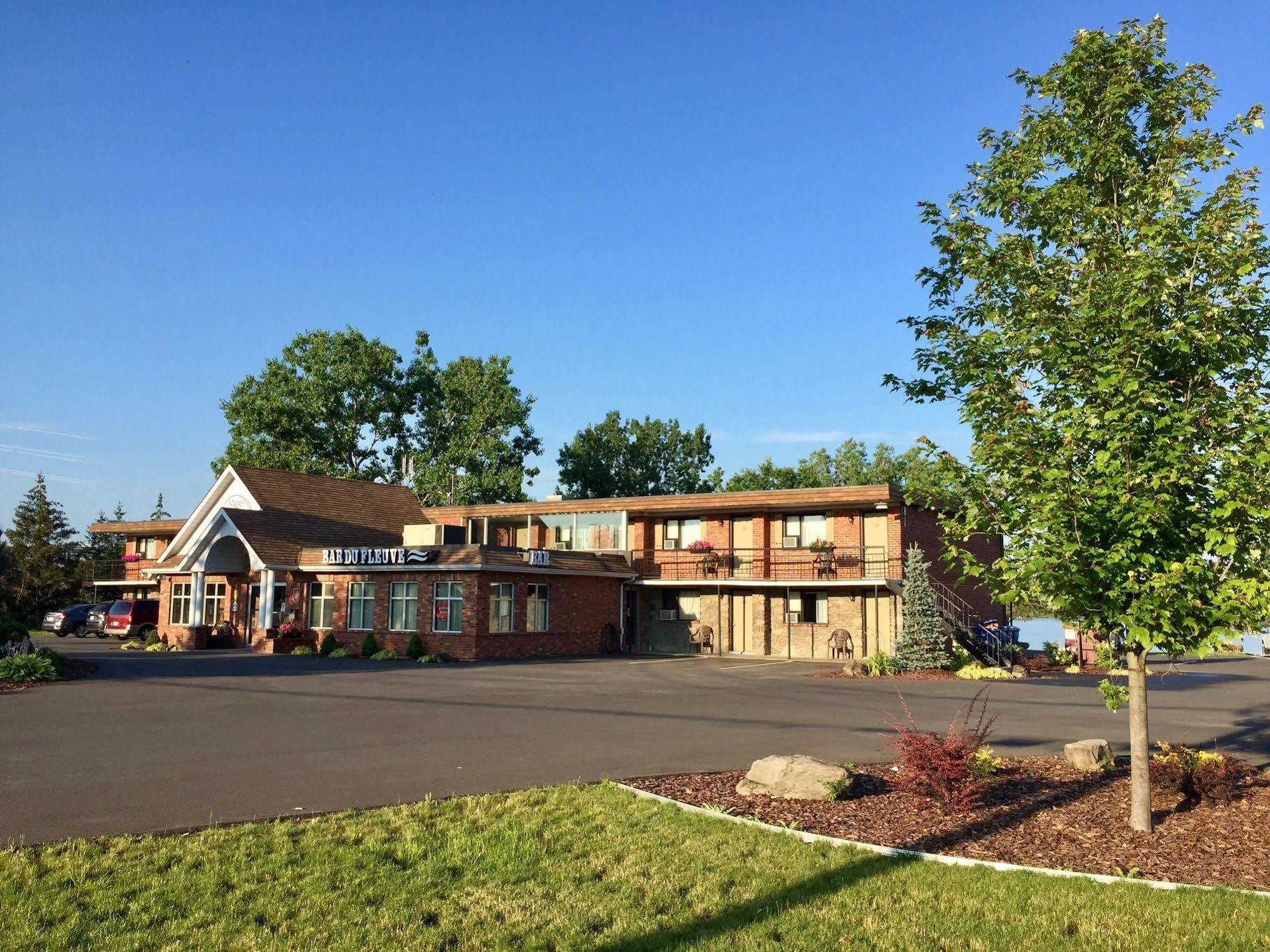 Motel Du Fleuve Brossard Bagian luar foto