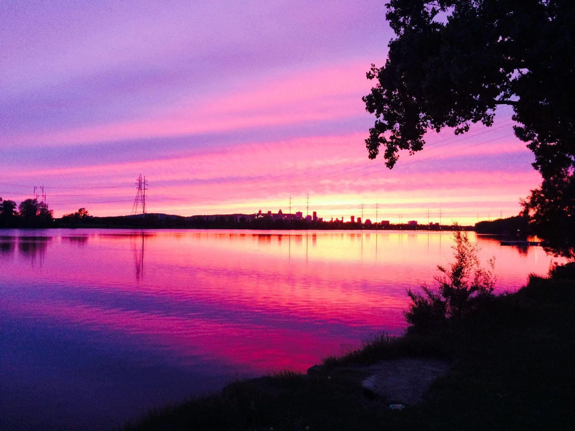 Motel Du Fleuve Brossard Bagian luar foto