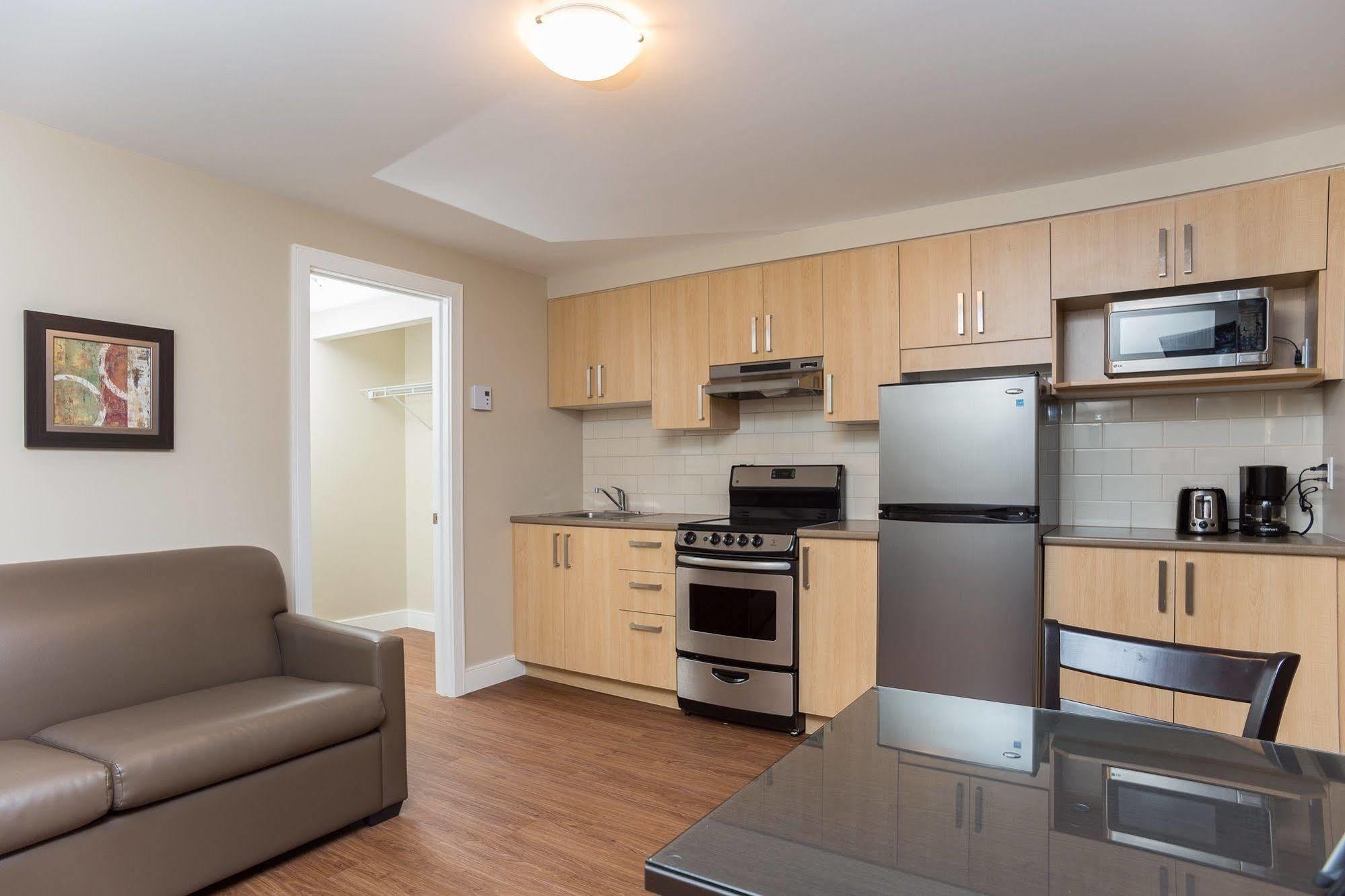 Motel Du Fleuve Brossard Bagian luar foto