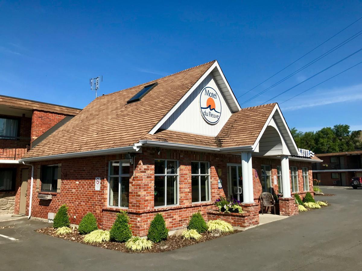 Motel Du Fleuve Brossard Bagian luar foto